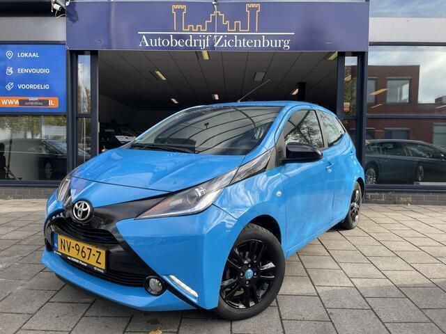 Blauw Gebruikt 2016 Toyota Aygo X-cite Hatchback | € 7.695 (Eerlijke prijs) - Afbeelding 1/4