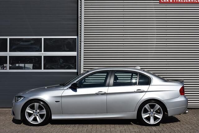 Grijs Gebruikt 2006 BMW 325 Sedan | € 4.740 (Goede deal) - Afbeelding 1/4