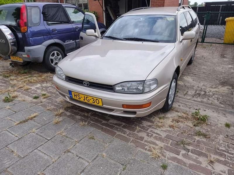Brons Gebruikt 1994 Toyota Camry Limited Stationwagen | € 5.500 - Afbeelding 1/4