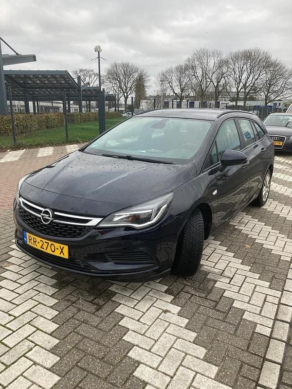 Blauw Gebruikt 2018 Opel Astra Edition Stationwagen | € 9.750 (Super prijs) - Afbeelding 1/4