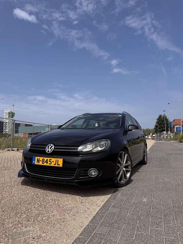Zwart Gebruikt 2010 VW Golf VI Comfortline Sedan | € 4.300 (Goede deal) - Afbeelding 1/4