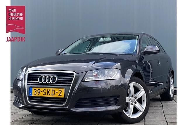Grijs Gebruikt 2010 Audi A3 Sportback Attraction Hatchback | € 4.444 (Goede deal) - Afbeelding 1/4