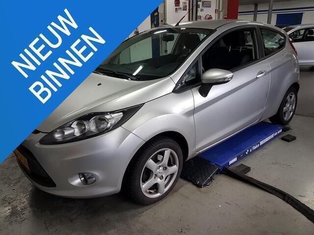 Grijs Gebruikt 2012 Ford Fiesta Hatchback | € 5.600 (Eerlijke prijs) - Afbeelding 1/1
