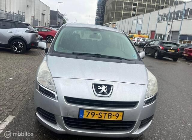 Grijs Occasion 2010 Peugeot 5008 Active MPV | € 2.500 (Goede deal) - Afbeelding 1/4