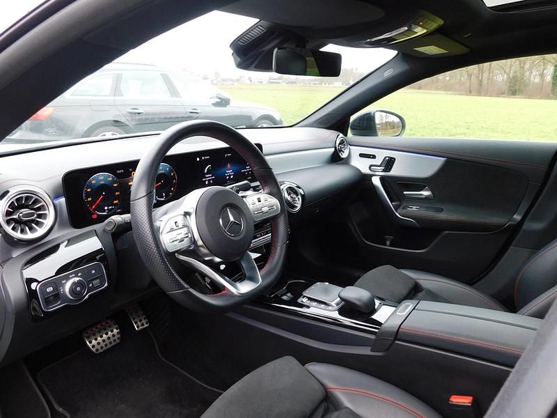 Occasion Mercedes CLA180 Business 136 PK (100 kW) 2021 Wit Sedan