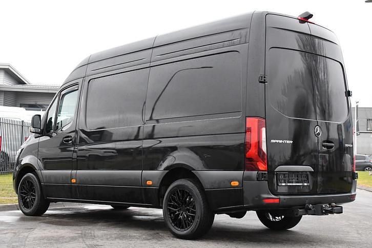 Occasion Mercedes Sprinter Edition 170 PK (125 kW) 2024 Zwart (metallic) Van