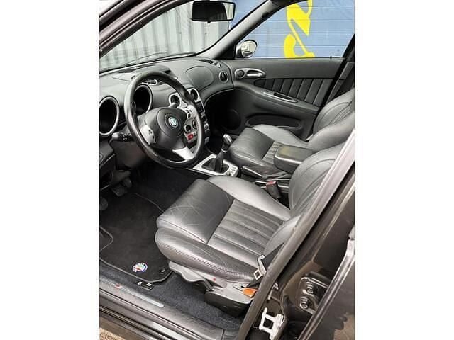 Occasion Alfa Romeo 156 Distinctive 140 PK (102 kW) 2005 Zwart (metallic) Sedan