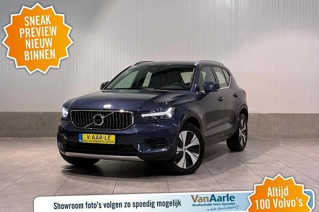 Blauw (metallic) Occasion 2022 Volvo XC40 Inscription SUV | € 29.450 (Super prijs) - Afbeelding 1/3