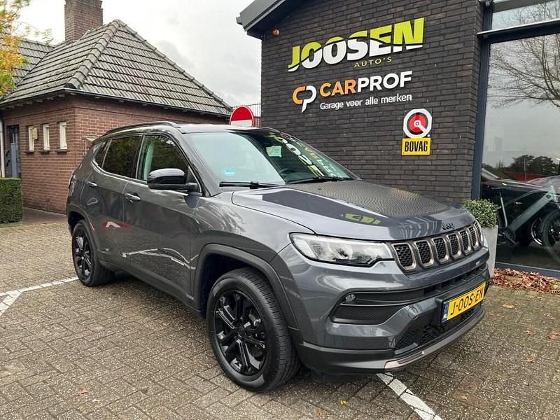 Grijs Gebruikt 2022 Jeep Compass SUV | € 26.750 (Eerlijke prijs) - Afbeelding 1/4