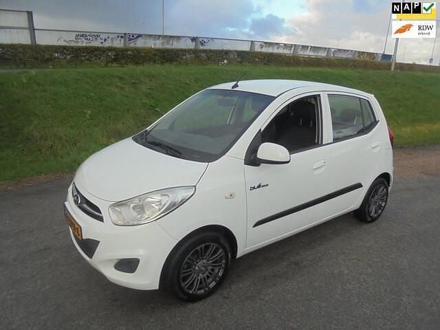 Wit Gebruikt 2013 Hyundai i10 Hatchback | € 4.850 (Eerlijke prijs) - Afbeelding 1/4