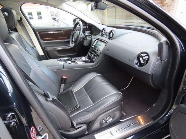 Occasion Jaguar XJ Premium Luxury 2018 Zwart Sedan