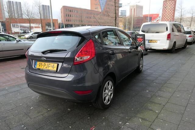 Occasion Ford Fiesta Limited 60 PK (44 kW) 2011 Grijs Hatchback