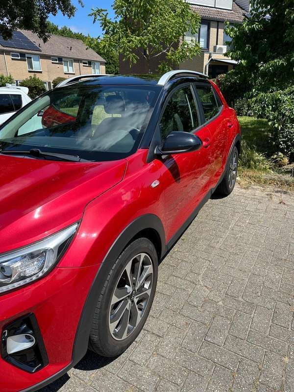 Rood Gebruikt 2019 Kia Stonic SUV | € 14.450 (Goede deal) - Afbeelding 1/4