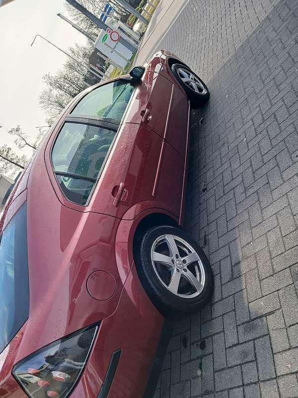 Occasion Ford Mondeo Trend 125 PK (91 kW) 2001 Rood Hatchback