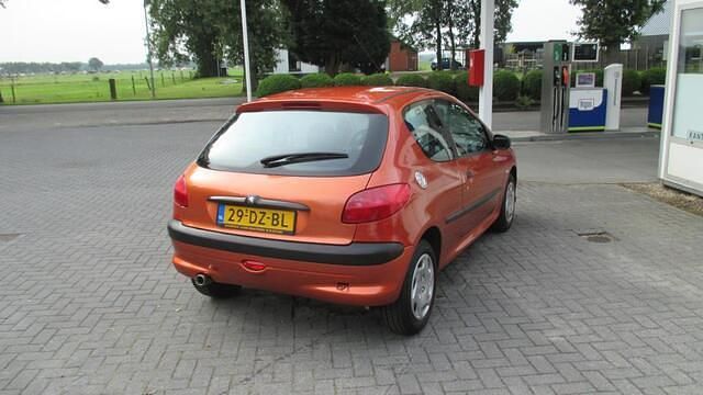 Occasion Peugeot 206 75 PK (55 kW) 2000 Oranje Hatchback