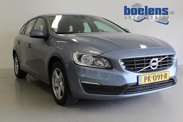 Blauw Gebruikt 2017 Volvo V60 Stationwagen | € 14.987 (Goede deal) - Afbeelding 1/4
