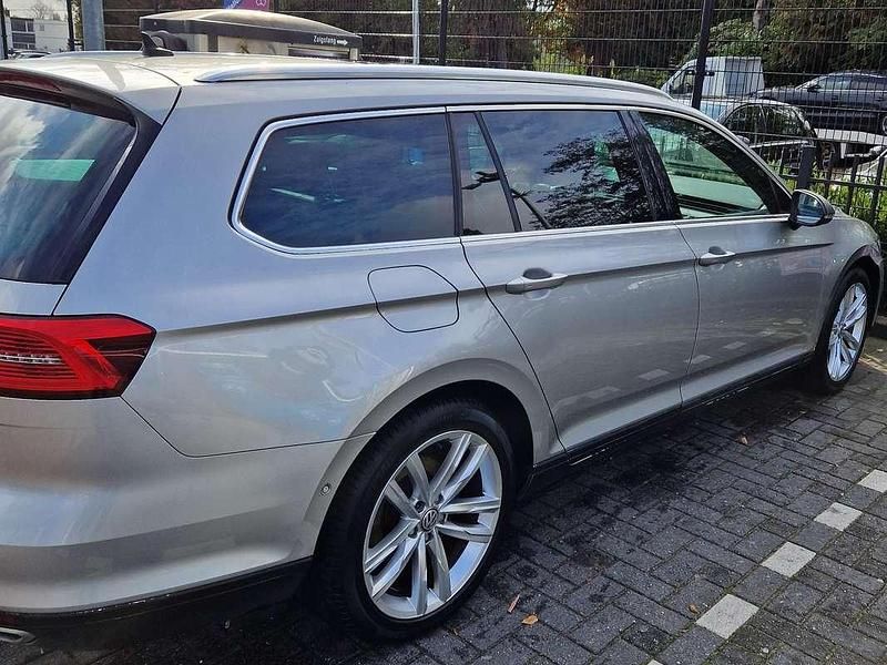 Grijs Occasion 2015 VW Passat Highline Stationwagen | € 9.250 (Goede deal) - Afbeelding 1/4