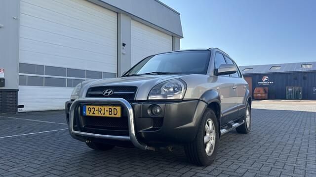 Grijs Gebruikt 2005 Hyundai Tucson Dynamiq SUV | € 2.950 (Eerlijke prijs) - Afbeelding 1/4