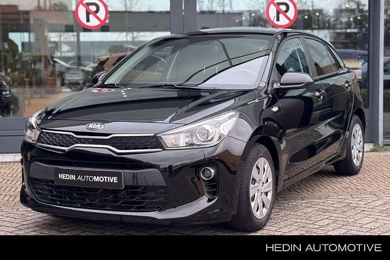 Zwart Gebruikt 2018 Kia Rio Hatchback | € 12.745 (Eerlijke prijs) - Afbeelding 1/3