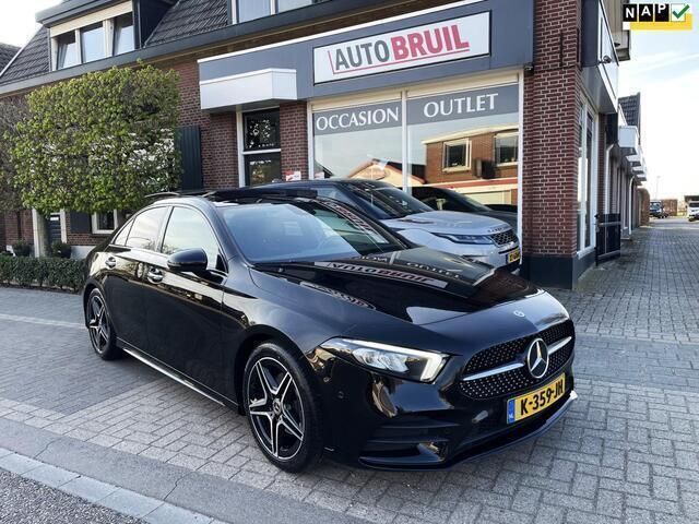 Zwart Gebruikt 2021 Mercedes A200 Premium Sedan | € 21.750 (Iets duurder) - Afbeelding 1/4