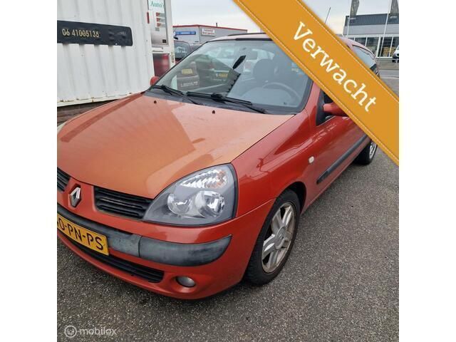 Oranje Gebruikt 2004 Renault Clio II Dynamique Hatchback | € 899 (Super prijs) - Afbeelding 1/4