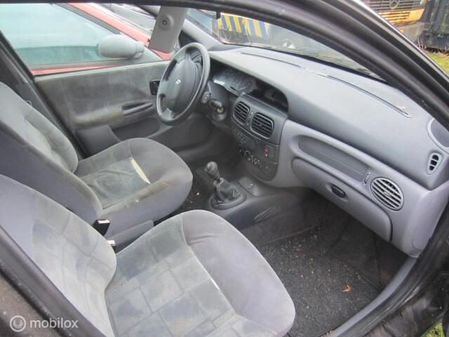 Occasion Renault Mégane GrandTour 107 PK (78 kW) 2000 Zwart Stationwagen