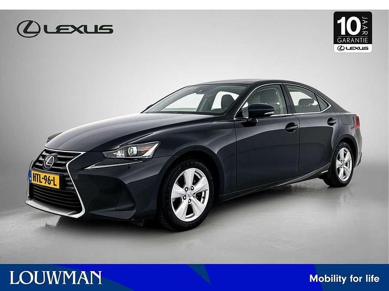 Zwart, metallic lak Gebruikt 2020 Lexus IS300 Business Edition Sedan | € 27.445 (Eerlijke prijs) - Afbeelding 1/3