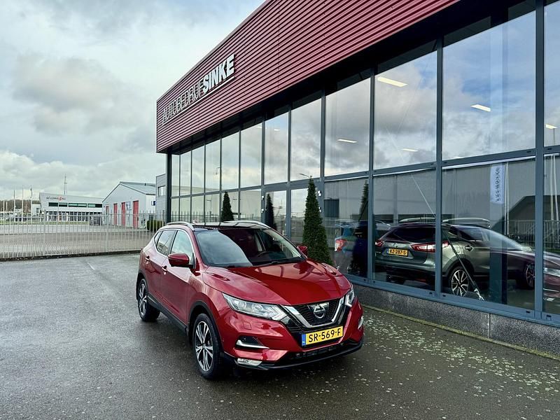 Rood Gebruikt 2017 Nissan Qashqai Tekna SUV | € 14.950 (Goede deal) - Afbeelding 1/4