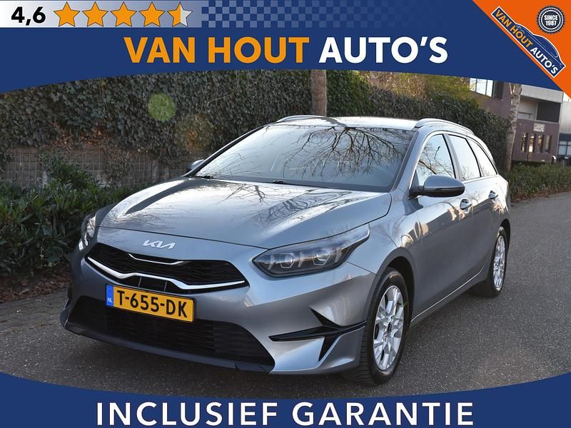 Grijs Gebruikt 2023 Kia Ceed Hatchback | € 18.750 (Goede deal) - Afbeelding 1/4