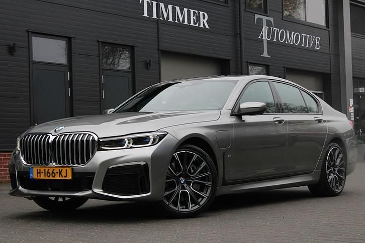 Grijs (metallic) Occasion 2020 BMW 745e Executive Sedan | € 43.950 (Super prijs) - Afbeelding 1/4