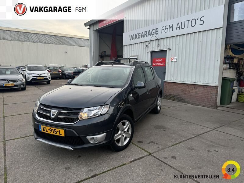 Occasion Dacia Sandero Lauréate 90 PK (66 kW) 2016 Grijs, metallic lak Hatchback