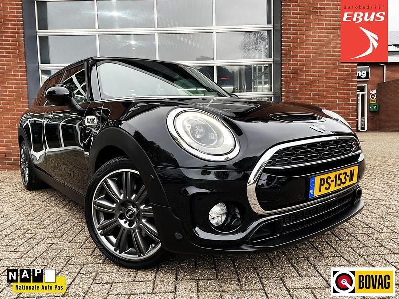 Zwart Gebruikt 2017 Mini Cooper Clubman Business Stationwagen | € 20.750 - Afbeelding 1/4