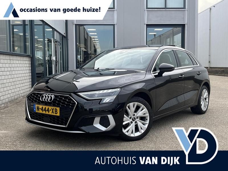 Zwart Gebruikt 2022 Audi A3 Sportback e-tron Advanced Hatchback | € 25.945 - Afbeelding 1/4