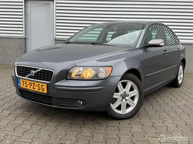 Occasion Volvo S40 Momentum 140 PK (102 kW) 2005 Grijs Sedan