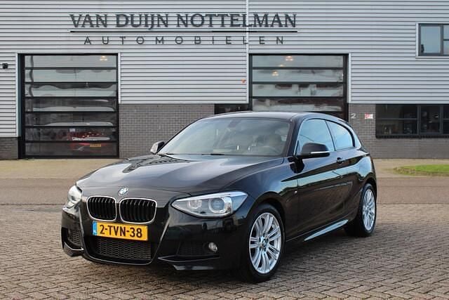 Zwart Gebruikt 2014 BMW 116 Executive Hatchback | € 15.950 (Duur) - Afbeelding 1/4