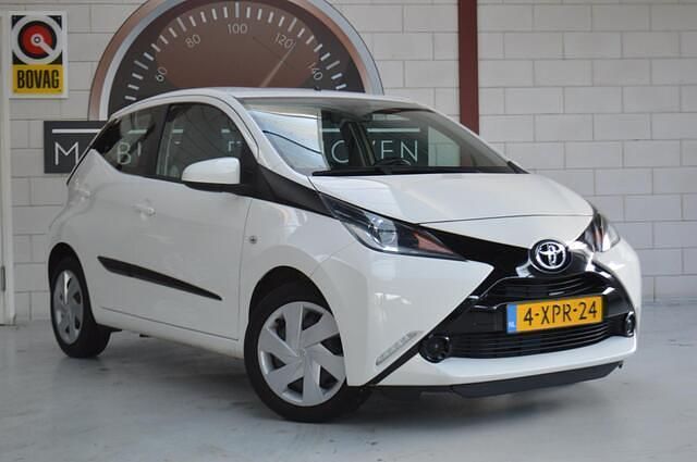 Occasion Toyota Aygo X-play 69 PK (50 kW) 2014 Wit Hatchback