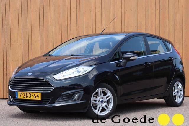 Zwart Gebruikt 2015 Ford Fiesta Titanium Hatchback | € 4.940 (Goede deal) - Afbeelding 1/4
