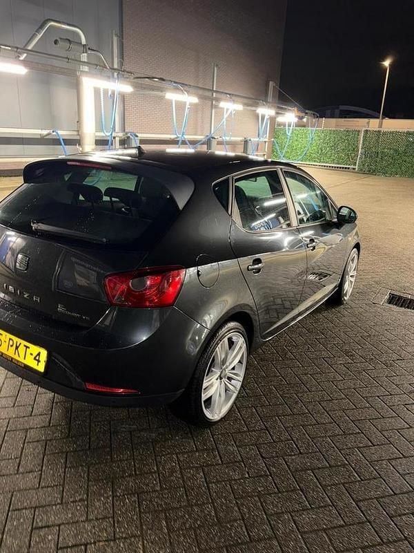 Occasion 2011 Seat Ibiza Ecomotive | € 2.400 (Eerlijke prijs) - Afbeelding 1/4