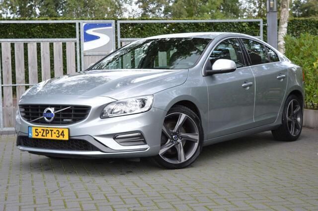 Grijs Gebruikt 2015 Volvo S60 R-Design Sedan | € 14.950 (Duur) - Afbeelding 1/4