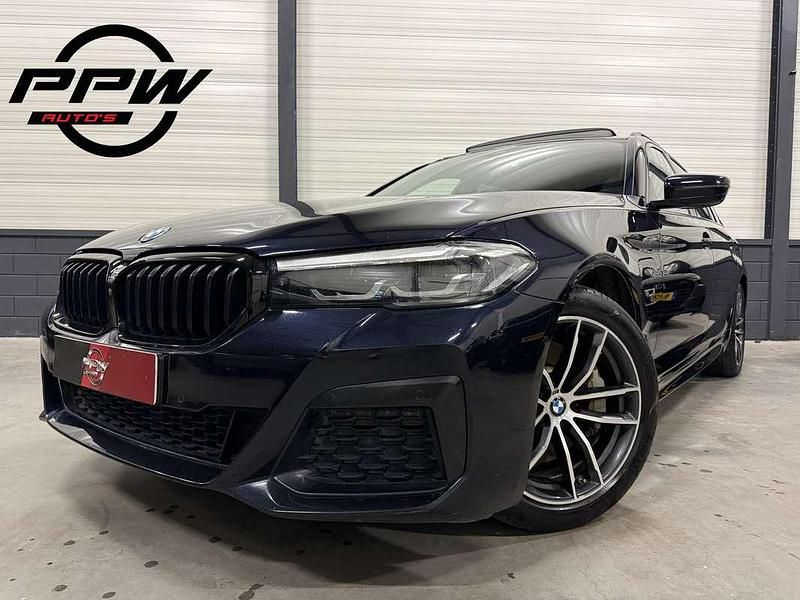 Zwart Gebruikt 2021 BMW 530e M Sport Stationwagen | € 29.850 (Eerlijke prijs) - Afbeelding 1/4