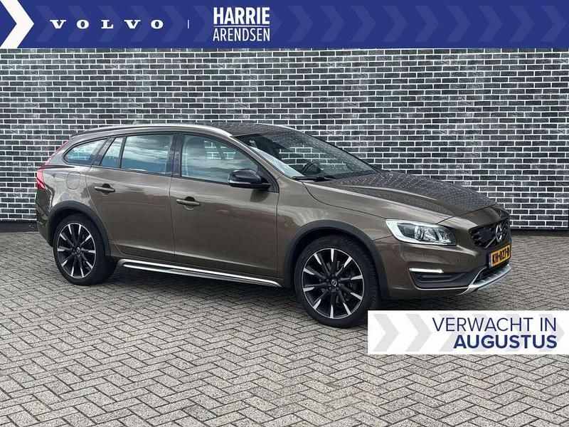 Bruin Gebruikt 2015 Volvo V60 CC Stationwagen | € 19.899 (Iets duurder) - Afbeelding 1/4