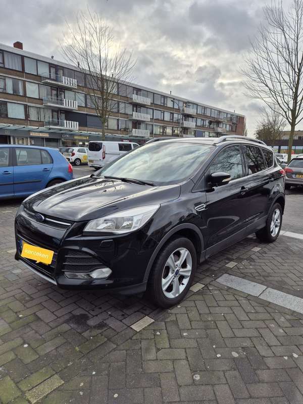 Zwart Gebruikt 2016 Ford Kuga Trend SUV | € 7.500 (Super prijs) - Afbeelding 1/4