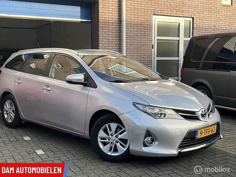 Grijs Occasion 2014 Toyota Auris Hybrid Stationwagen | € 6.950 (Goede deal) - Afbeelding 1/4