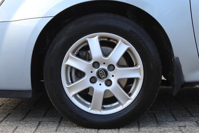 Occasion Kia Cerato LX 105 PK (77 kW) 2006 Blauw Hatchback