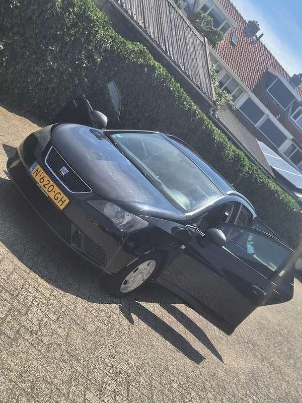 Zwart Gebruikt 2012 Seat Ibiza ST Reference Stationwagen | € 4.000 (Goede deal) - Afbeelding 1/4