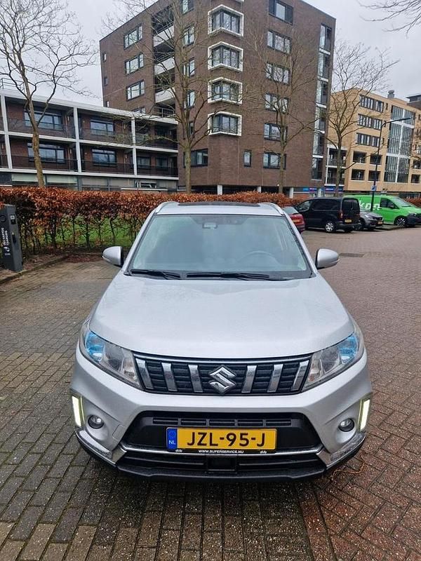 Occasion Suzuki Vitara 111 PK (81 kW) 2019 Grijs SUV