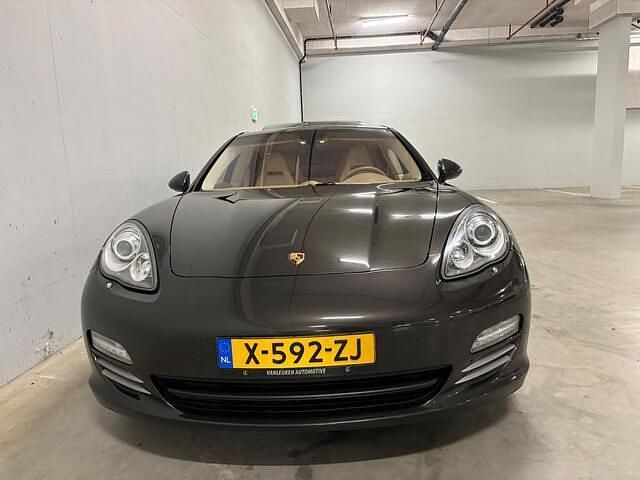 Occasion Porsche Panamera Chrono 400 PK (294 kW) 2009 Grijs Hatchback