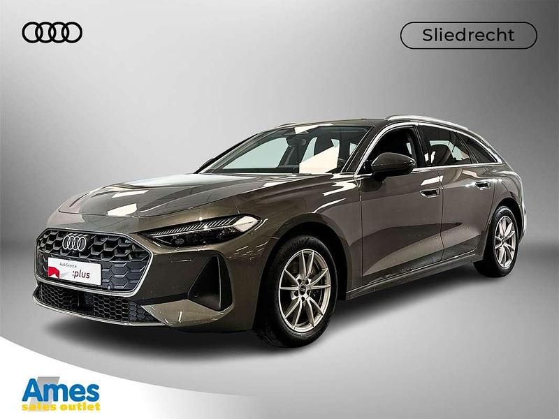 Grijs Gebruikt 2025 Audi A5 Advanced Coupé | € 52.995 - Afbeelding 1/3