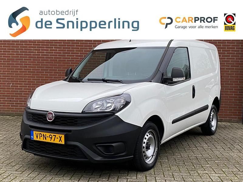 Wit Occasion 2022 Fiat Doblò MPV | € 12.745 (Eerlijke prijs) - Afbeelding 1/4