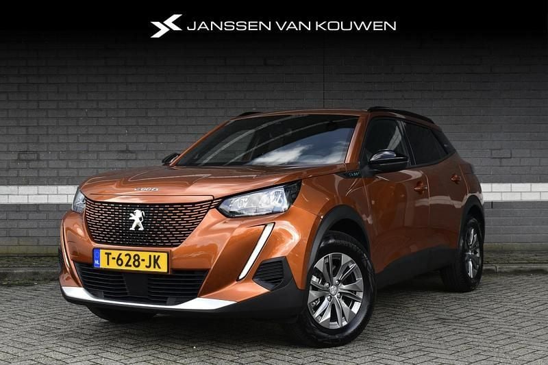 Oranje Gebruikt 2023 Peugeot e-2008 Active SUV | € 21.495 (Goede deal) - Afbeelding 1/3